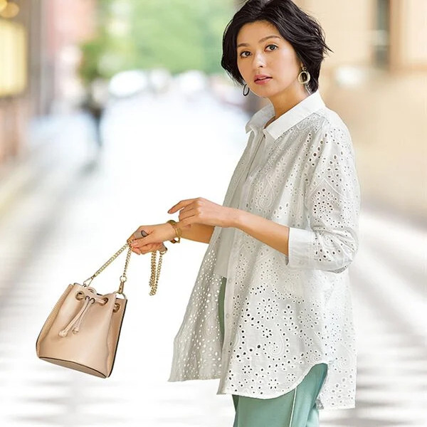 2025年春夏日本代购女士棉质七分袖花蕾丝刺绣素色衬衫 有大码