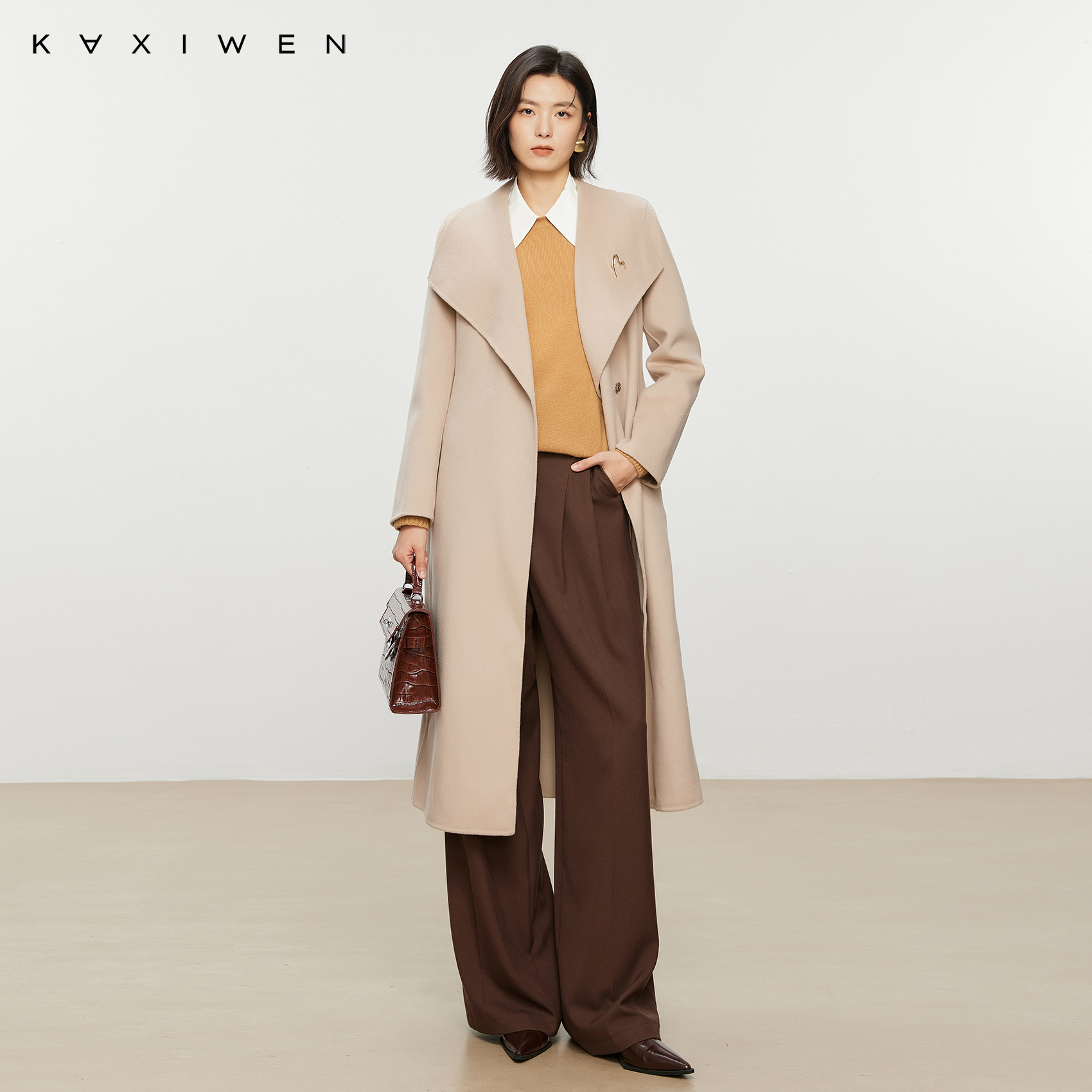 佧茜文大翻领收腰长款双面呢大衣