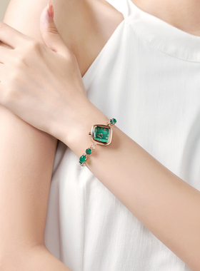 聚利时手表女2025新款小众轻奢手链表小巧精致绿色表盘女士石英表