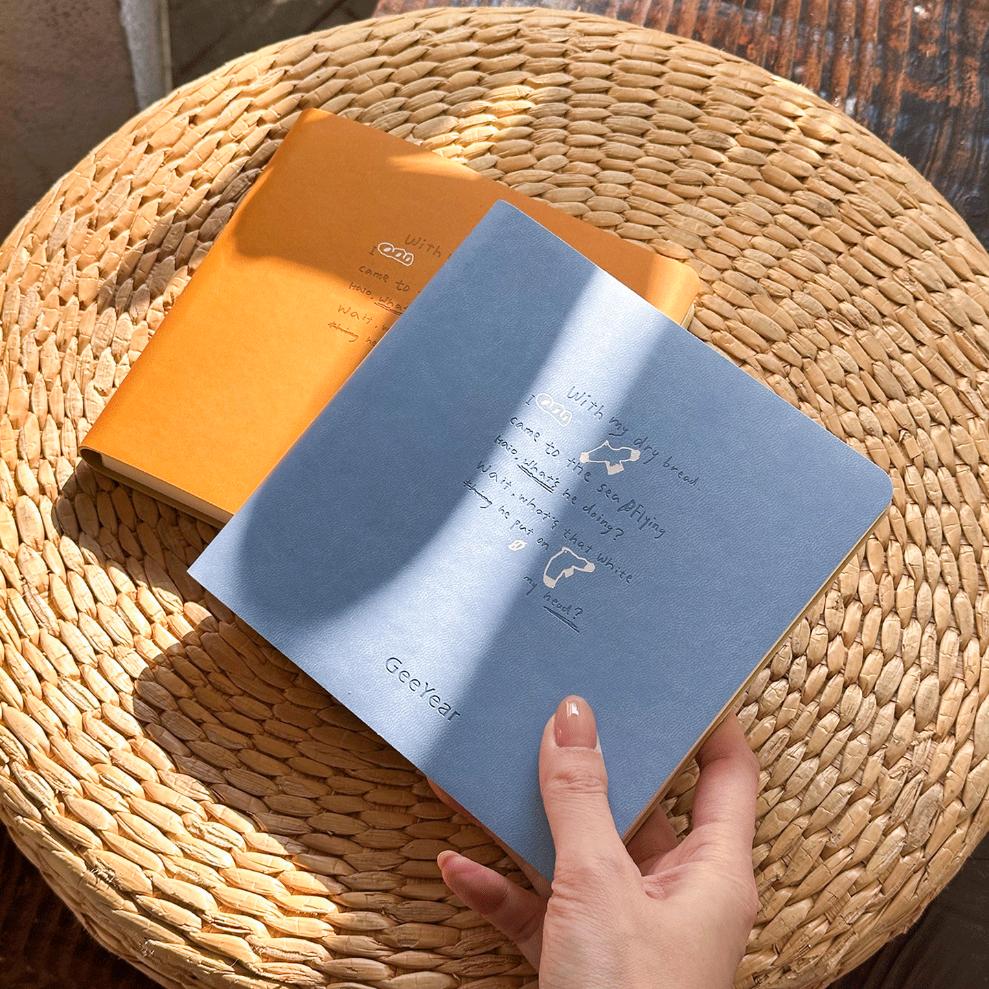 海边故事笔记本本子方形本软皮本本子简约高颜值ins风创意大学生方格本学习笔记皮面手账日记本旅行盖章本