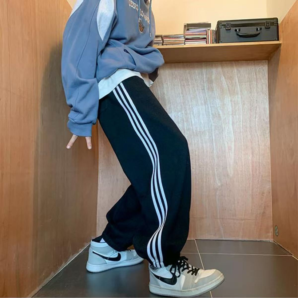 男女童三条杠春秋裤运动裤2025新款中大童秋冬季休闲裤卫裤长裤潮