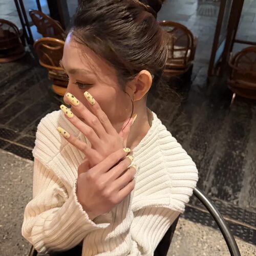 手工穿戴甲指甲贴奶黄堆钻四芒星辣妹小红书同款孕妇光疗美甲