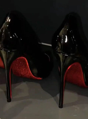 2025年秋冬新款红底水钻高跟鞋尖头黑色绝美细跟单鞋侧空气质女鞋