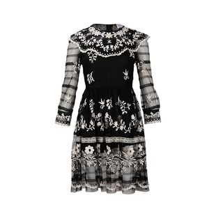 精选XY 华伦天奴女士蕾丝镂空黑色连衣裙女春夏款 Rad Valentino