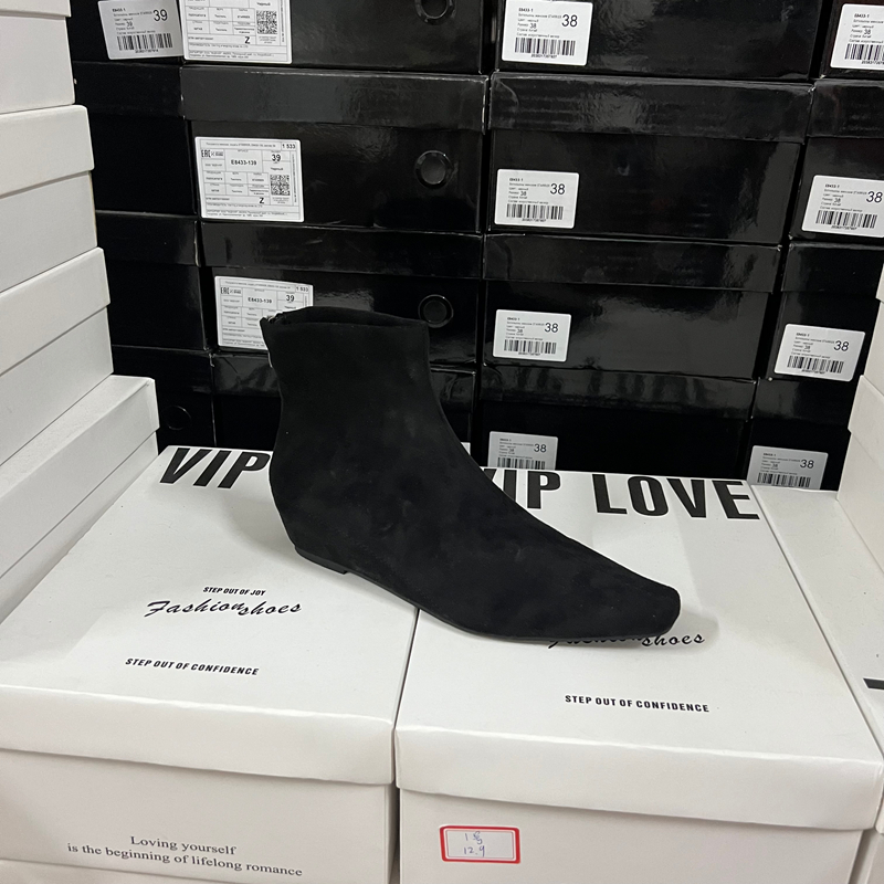 断码折扣剪口黑色短靴 方头内增高切尔西靴女后拉链瘦瘦靴时装靴