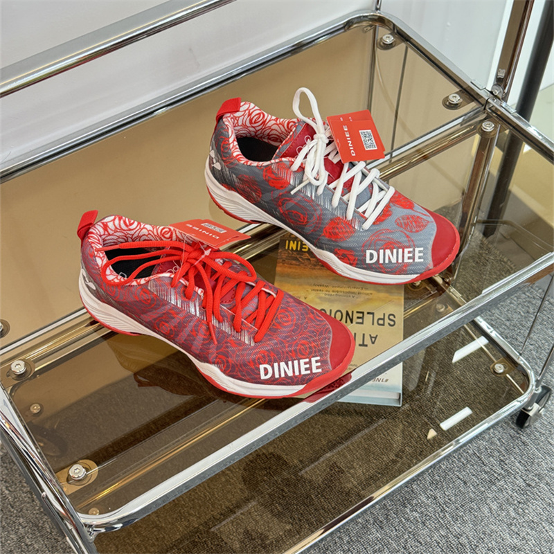 新防滑耐磨比赛球鞋跑步运动鞋女