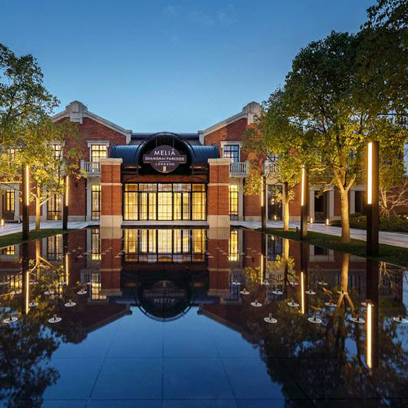 步行15分钟可达迪士尼乐园 住店免费停车 传统上海石库门建筑并融合舒适现代设计风格的精品酒店 支持蚂蚁花呗，不约可退