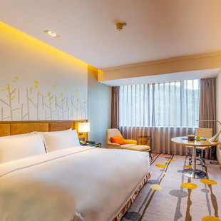 韶关摩尔城假日酒店高级房1晚 入住当晚双人自助晚餐 次日双早