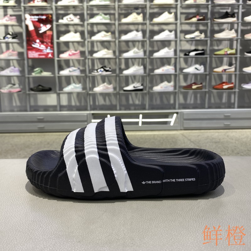 Adidas三叶草耐磨运动一字拖