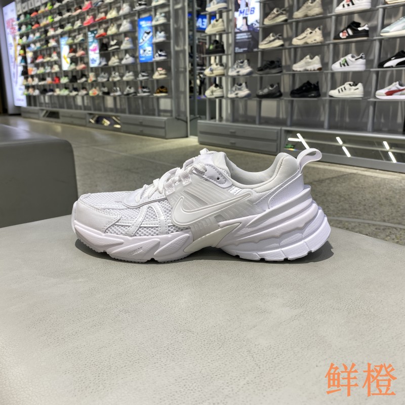 耐克女透气舒适低帮运动休闲鞋