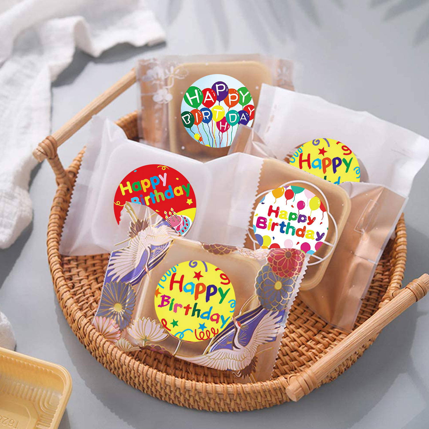 500张/卷儿童生日快乐贴纸多种图案生日派对聚会装饰用品贺卡标签