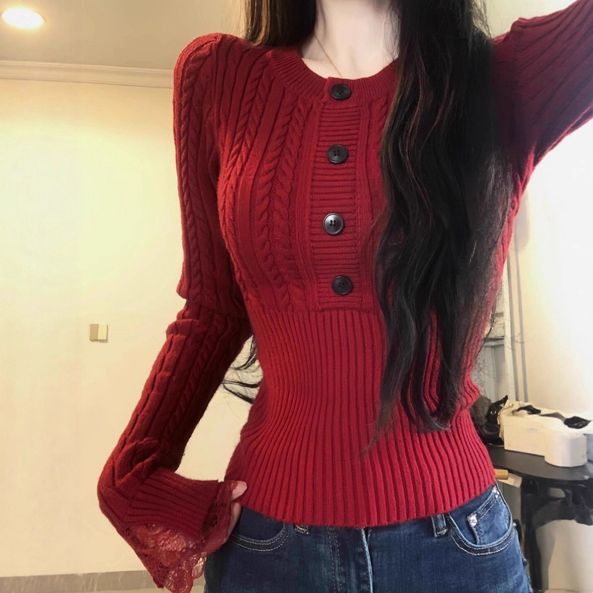 红色麻花套头毛衣女秋季小个子修身显瘦高级感打底短款内搭针织衫