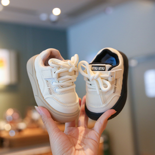 男宝宝学步鞋软底婴儿鞋子小童秋冬季板鞋女宝运动鞋1一3岁机能鞋