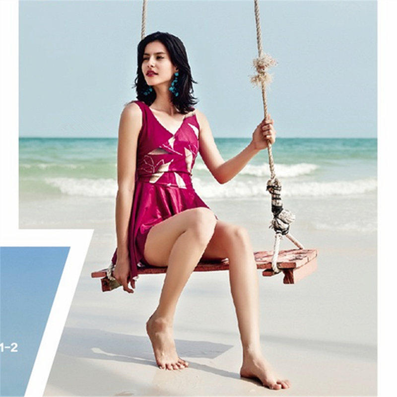 特价号手泳衣女时尚度假修身显瘦保守斜裙摆连体裙平角裤大码