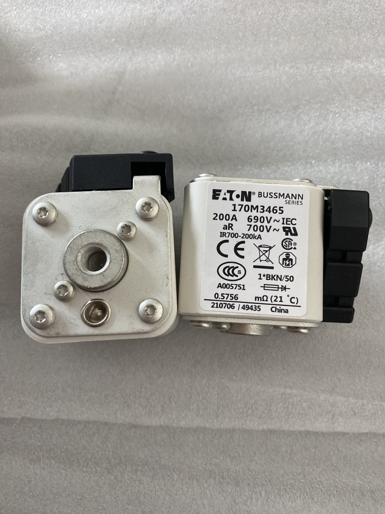 BUSSMANN熔断器型号：170M3465 200A690V-700V. IR700-200kA