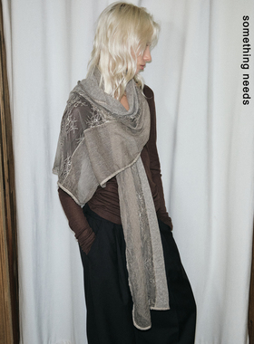 郑佰万 千金风蕾丝碎花围巾女秋冬气质款宽版围脖保暖出片披肩潮