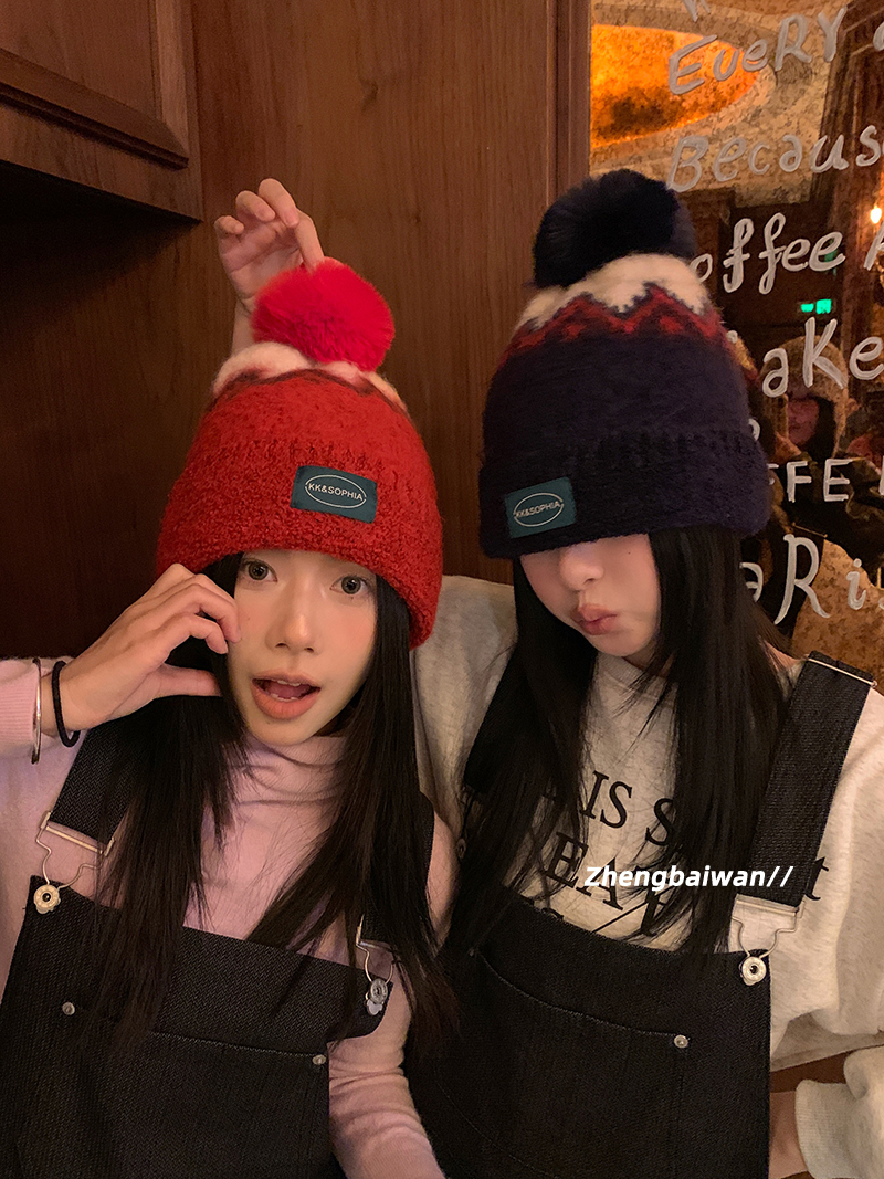 郑佰万~圣诞复古ins毛球针织帽女
