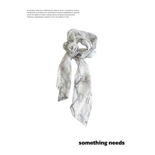 浅银鱼鳞原创蛇纹音乐节丝巾