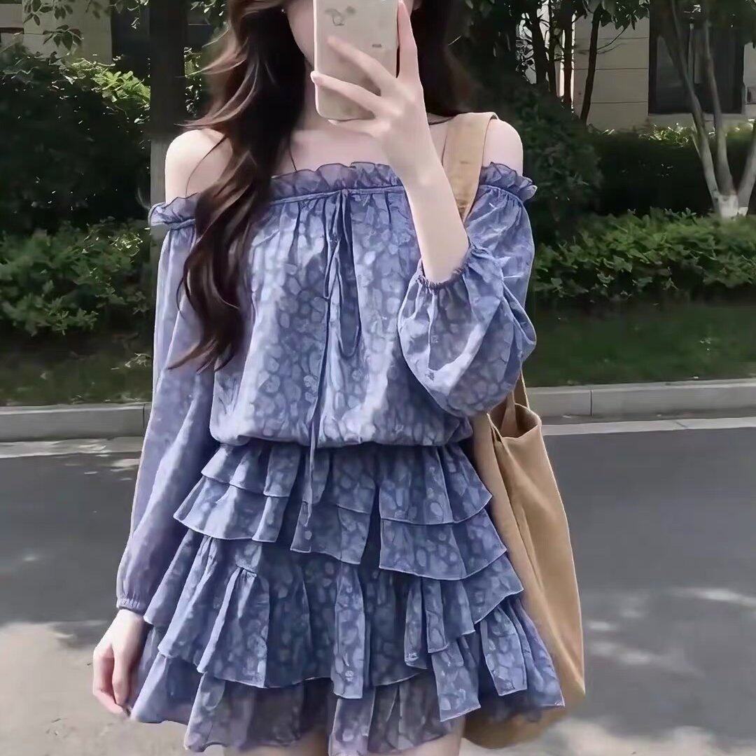 法式一字肩蓝色碎花连衣裙子女2026夏季巨好看海边度假风短裙套装