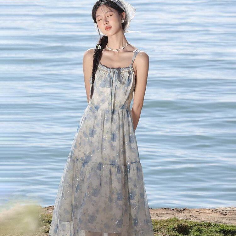 法式气质高级感百搭碎花连衣裙女夏油画度假风吊带长裙收腰单裙