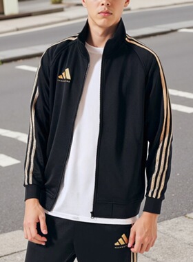 阿迪达斯新款黑金运动外套男春秋季新款立领三条纹保暖夹克TR30JT
