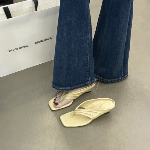女夏方头坡跟夹趾沙滩人字拖