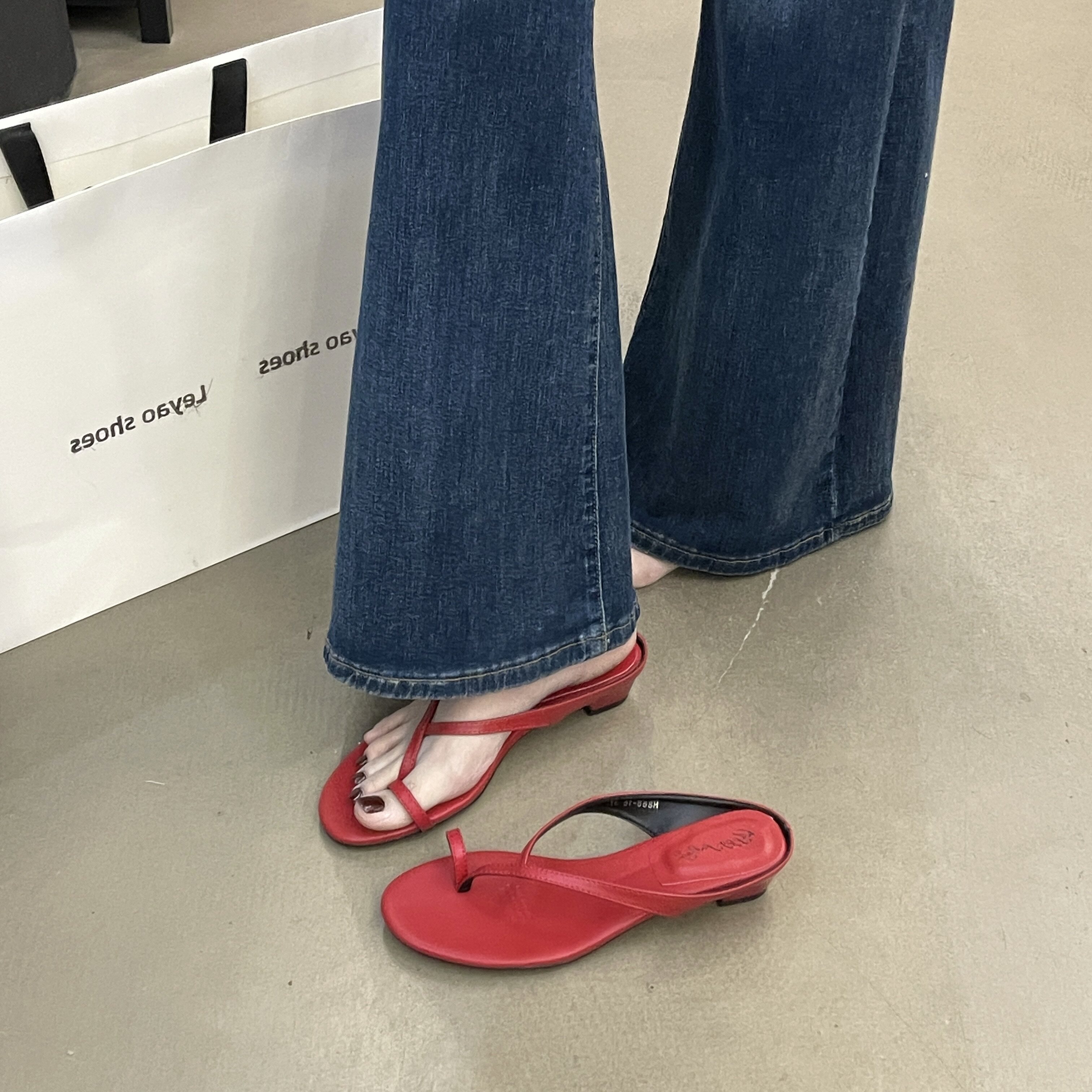 韩版红色女夏低跟防滑人字拖