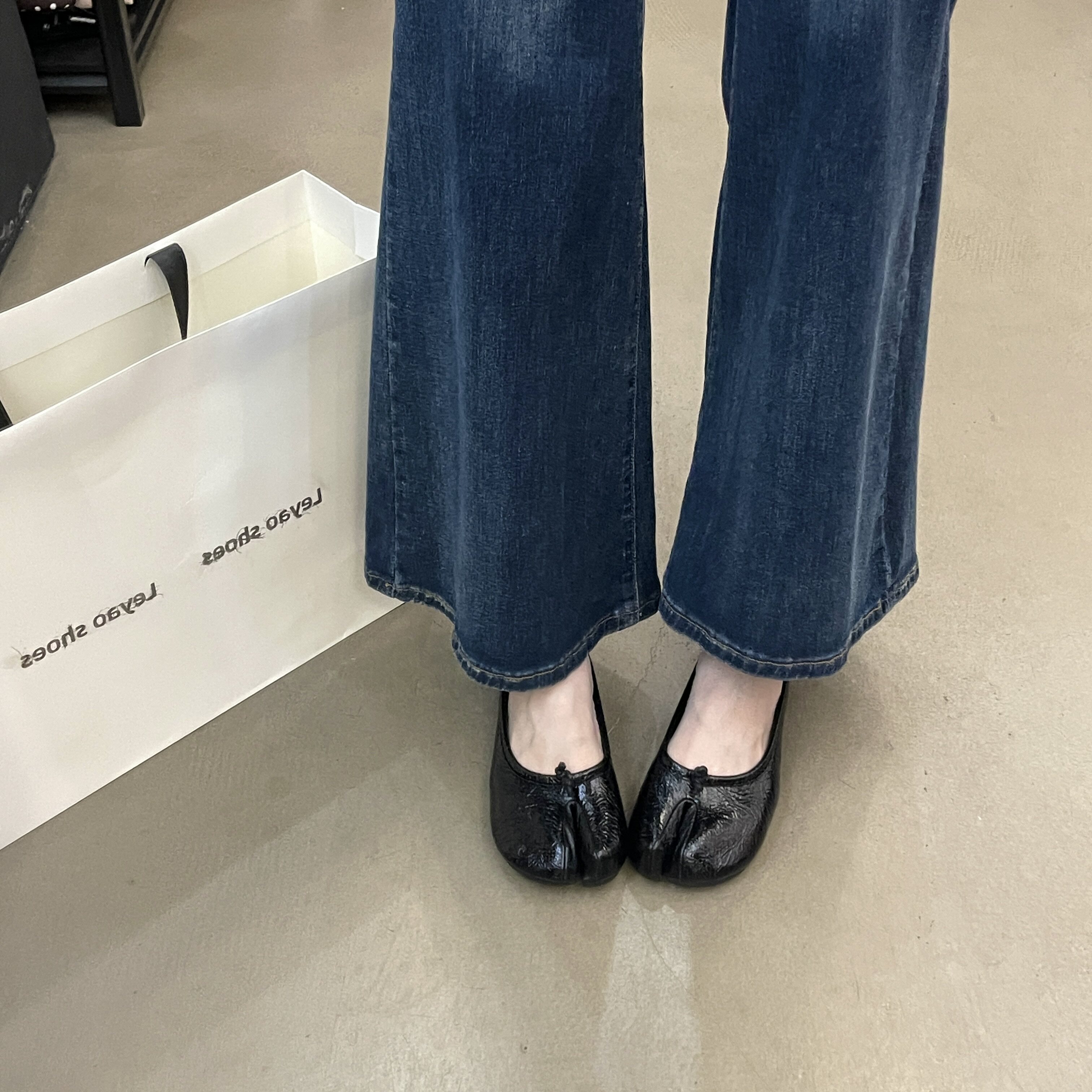 复古分趾浅口一脚蹬平跟女单鞋
