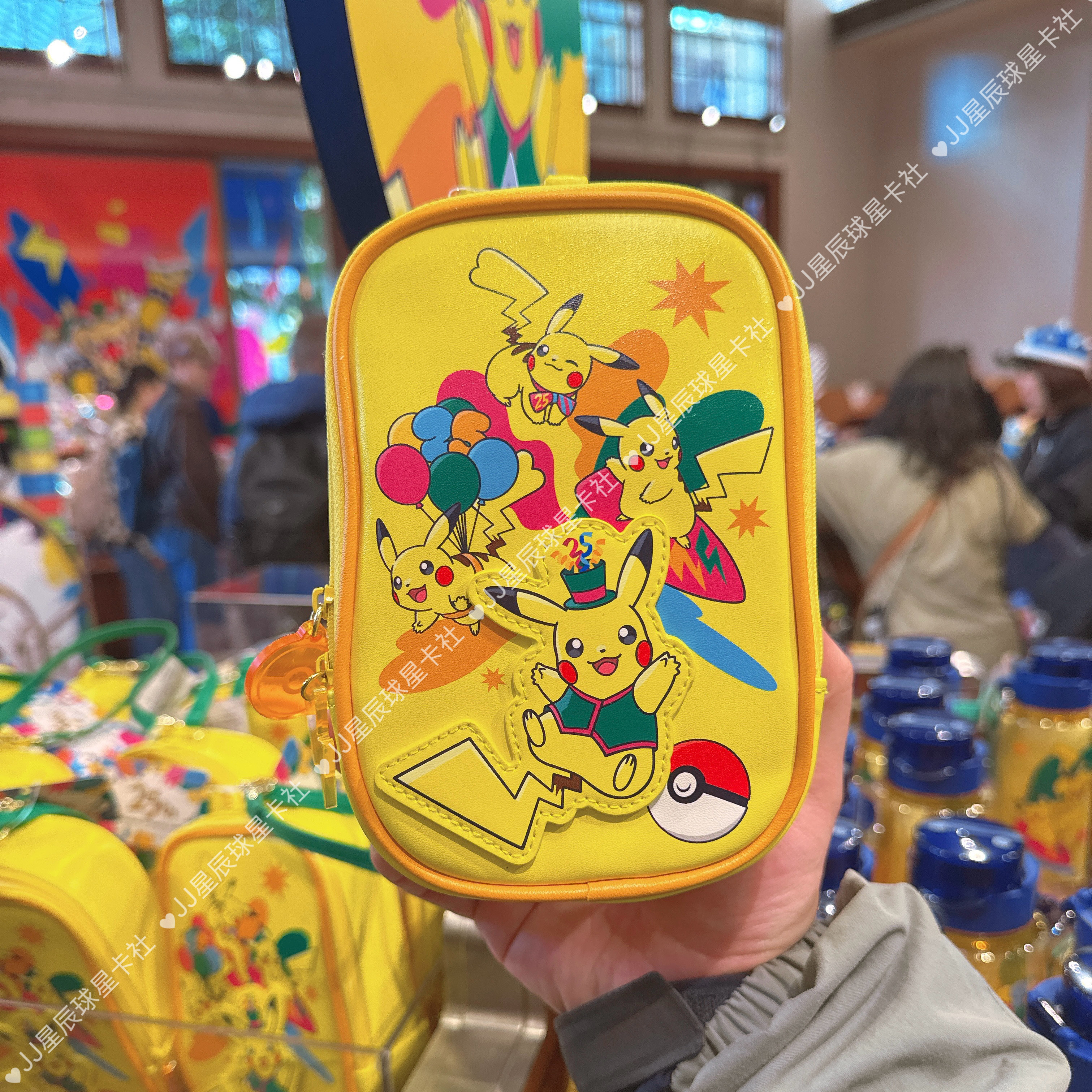 现货 日本大阪usj环球影城精灵宝可梦皮卡丘多功能收纳包笔袋痛包