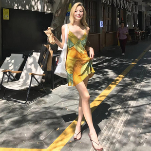 海边度假复古气质美式 撞色黄色格子吊带连衣裙女夏季 辣妹a字裙子