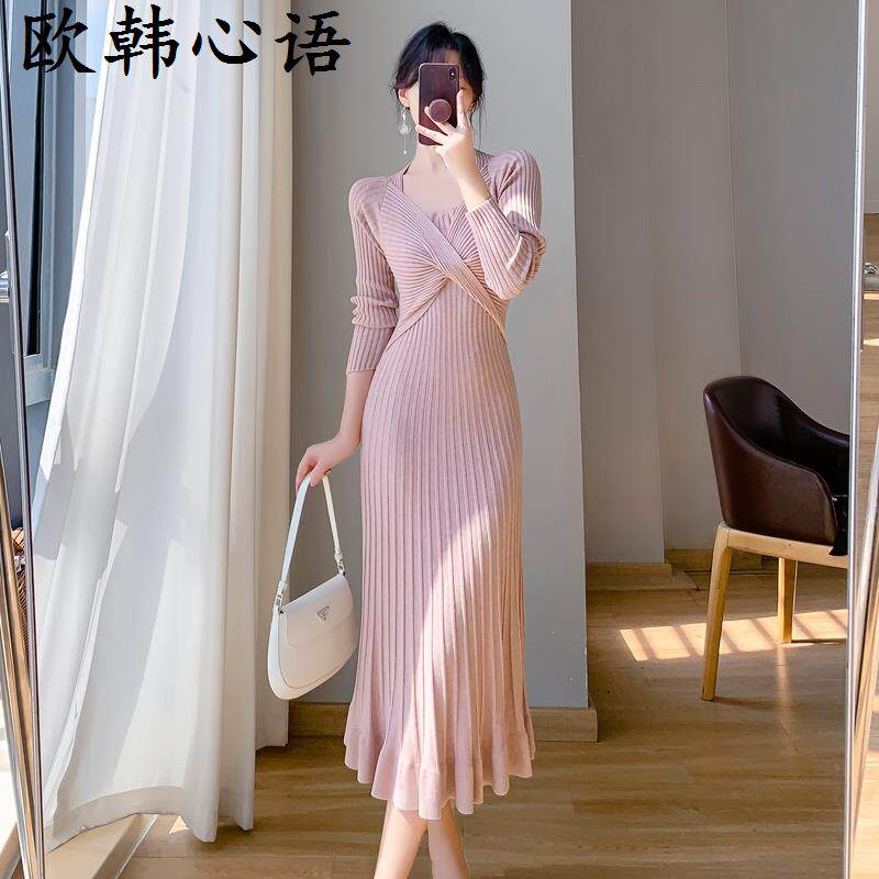 法式温柔风针织连衣裙秋冬新款气质鱼尾摆中长款过膝毛衣包臀裙子