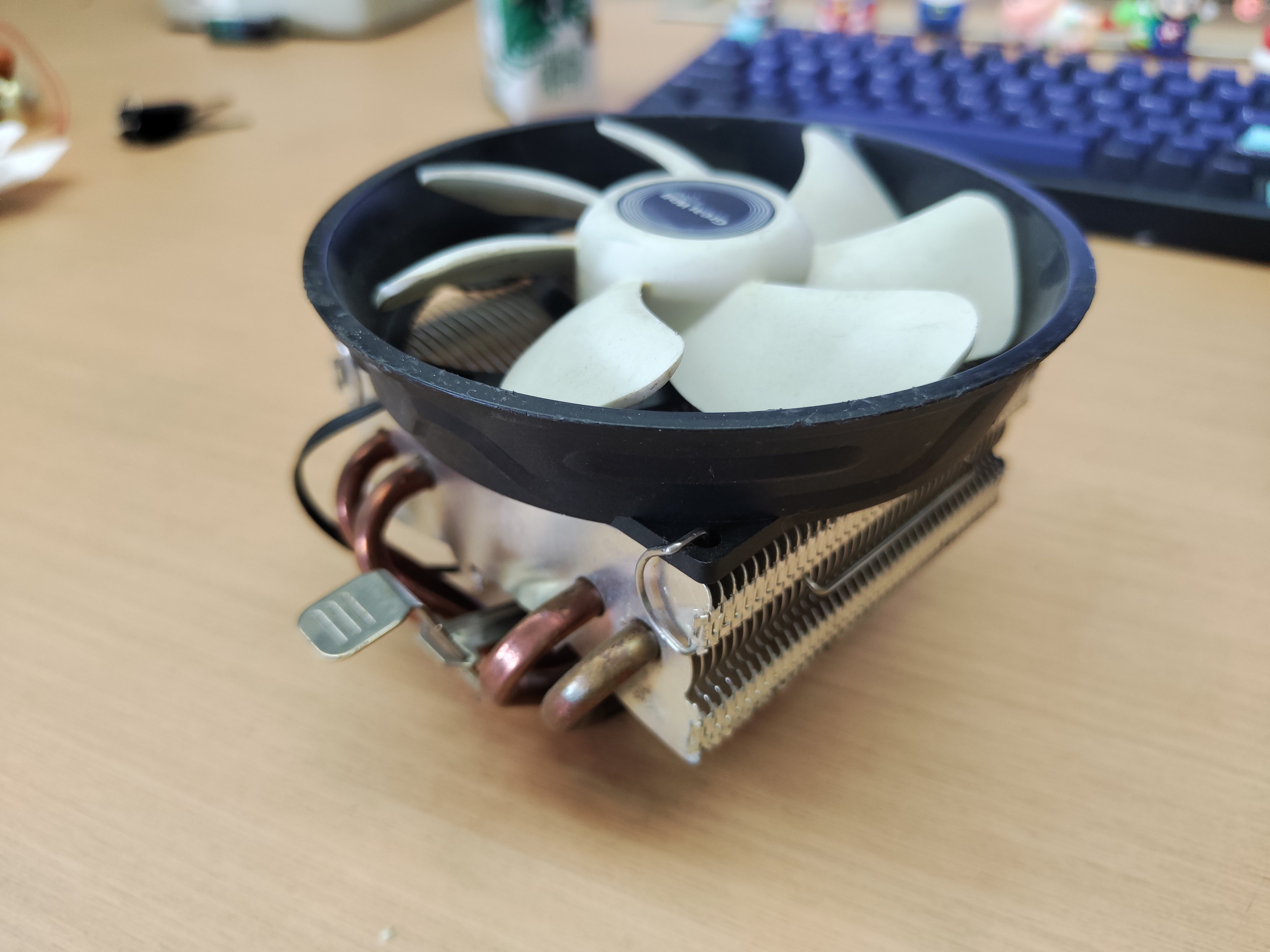 旧的长城四铜管下压式散热器电脑风扇