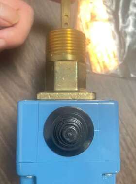 众桦江森自控流量计，F61SB-9100，原厂件，议价