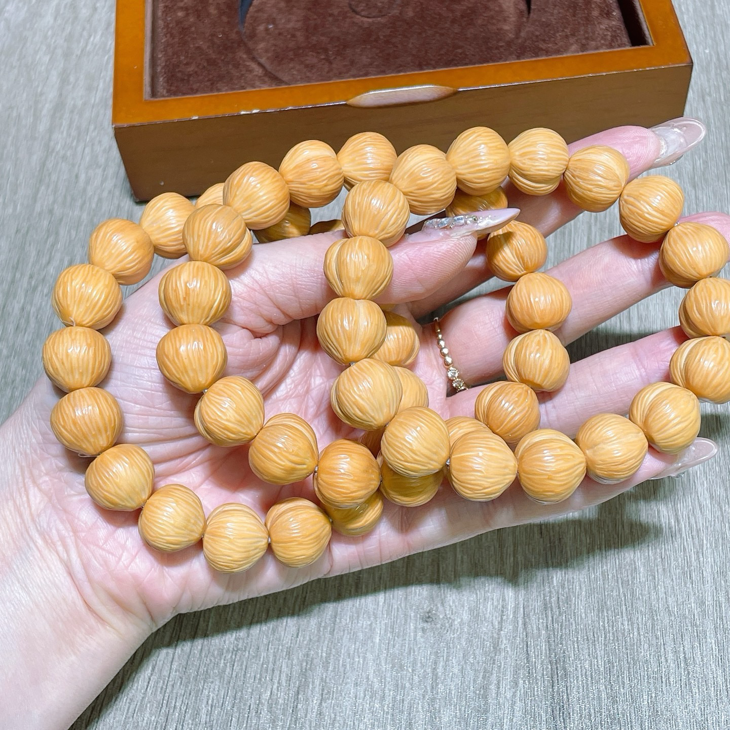 新款猴头拉丝屁桃南瓜手串南瓜桩土豪串猴头原籽单圈文玩佛珠男女