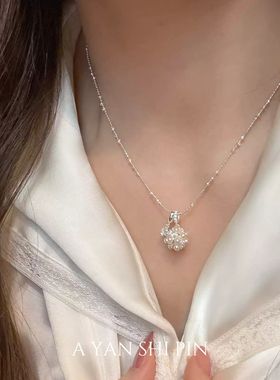 法式珍珠锆石花球吊坠项链女轻奢小众设计感锁骨链高级感颈链配饰