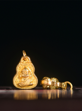 錾刻古法黄金立体雕刻如来佛吊坠