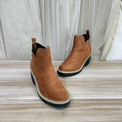 圆头纯色粗跟厚底套装时装短靴