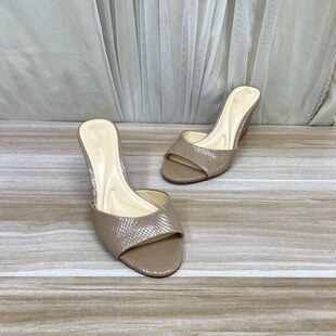 时尚 新款 圆头纯色坡跟浅口时装 凉鞋 Lady 拖鞋 Shoes外贸原单女鞋