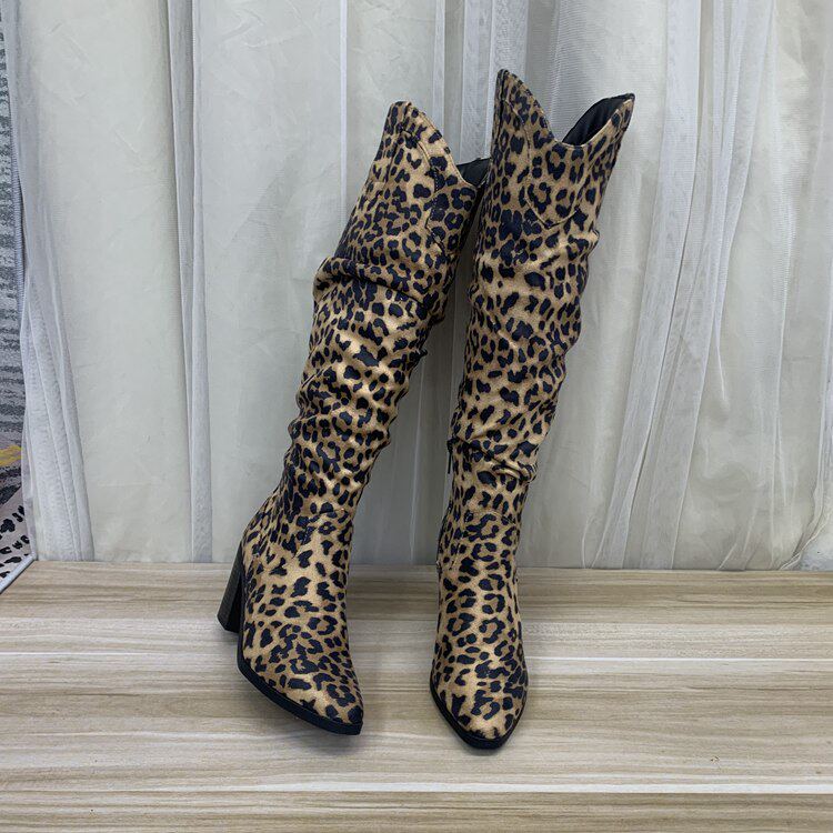 外贸原单欧美时尚显瘦绒面豹纹骑士靴褶皱尖头粗跟高跟长靴堆堆靴