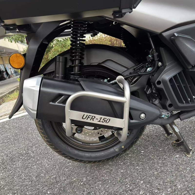 适用豪爵ufr150排气管防摔杠保险杠后护杠专用无损不锈钢改装配件