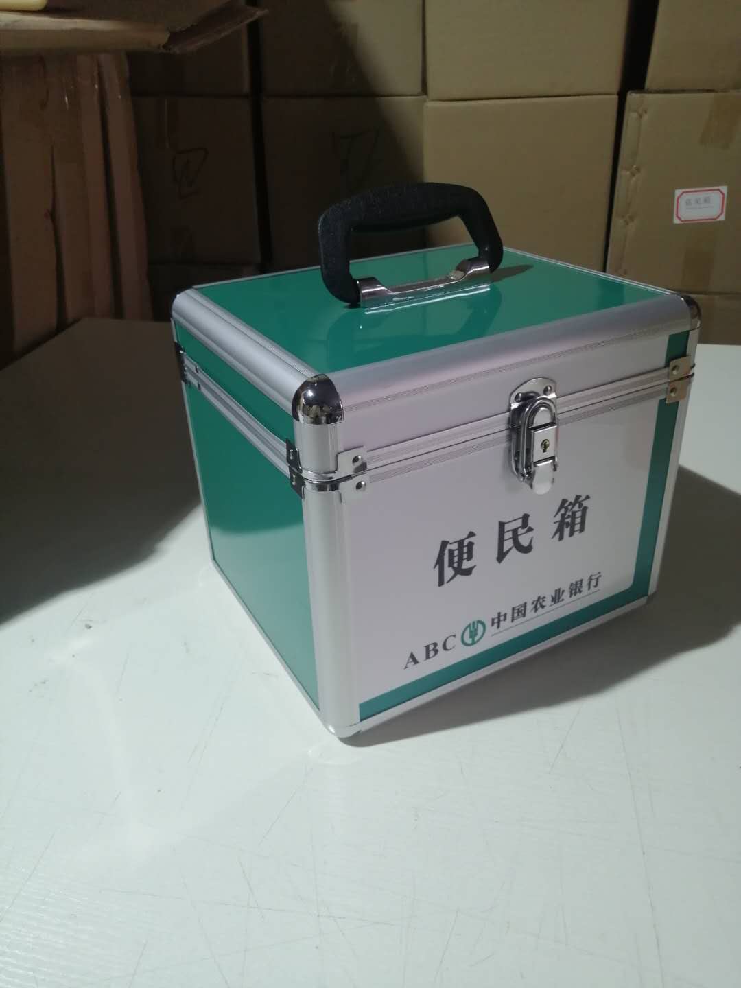 铝合金收纳箱亚克力多层