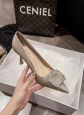 法式高跟鞋女水钻方扣绸缎香槟色两穿尖头婚鞋气质高级浅口单鞋女