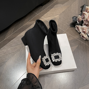 高跟弹力瘦瘦靴女黑色绒面气质小个子水钻方扣高级感粗跟方头短靴