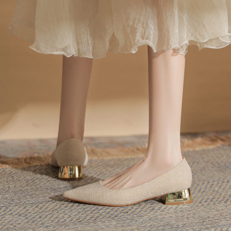 中跟高跟鞋女新款尖头气质真皮法式百搭配裙子温柔伴娘鞋婚鞋3cm