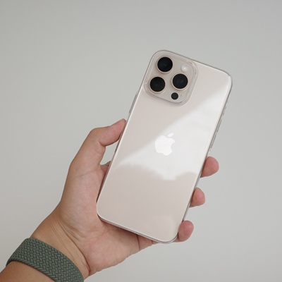 iPhone15硬塑料简约透明壳