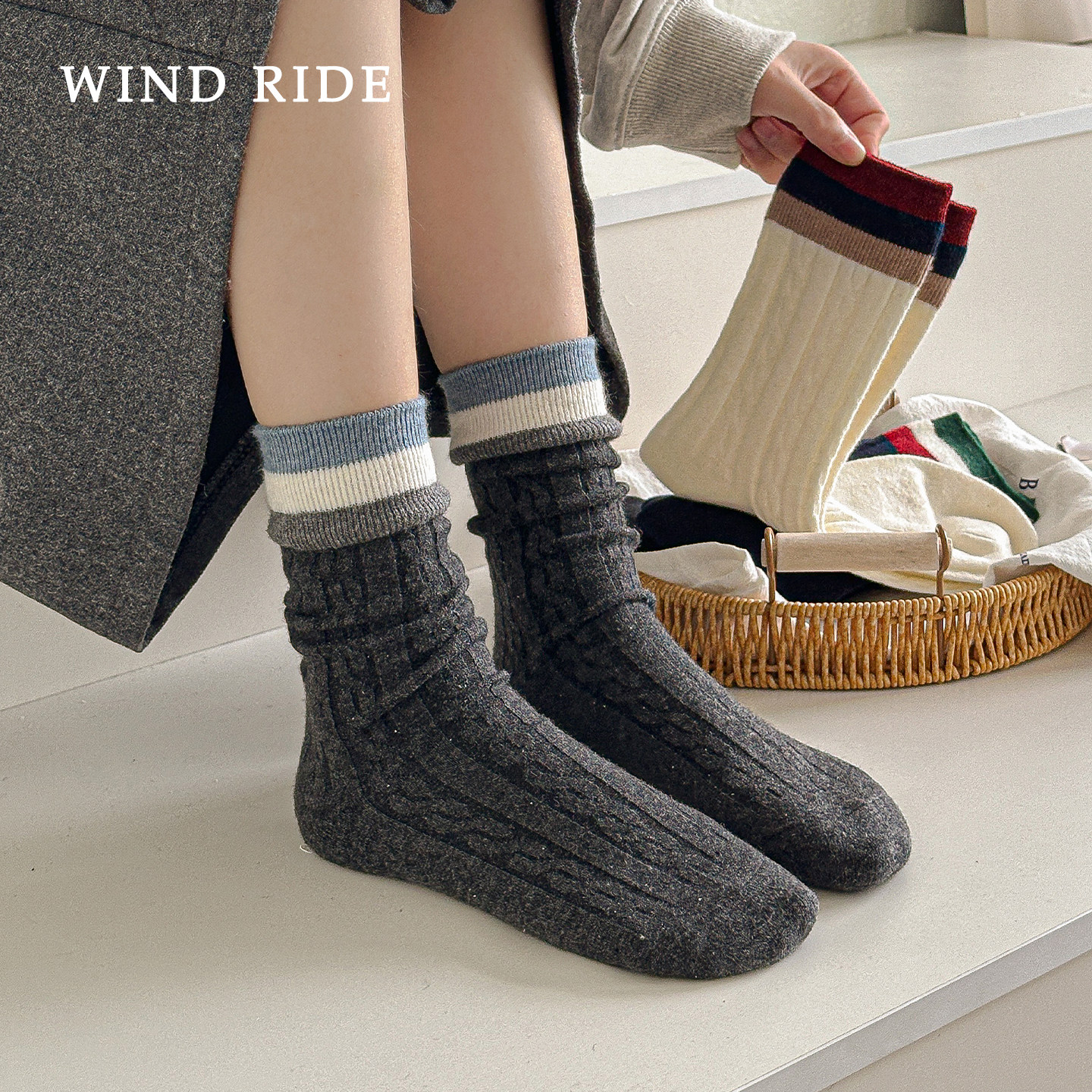 韩系少女桑蚕丝羊毛棉混纺双针条纹麻花中筒袜ins潮棉质简约舒适