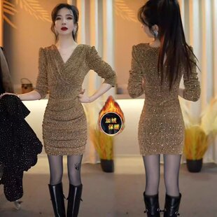 加绒加厚V领满星钻闪闪亮丝连衣裙女冬季褶皱收腰遮肚包臀裙打底