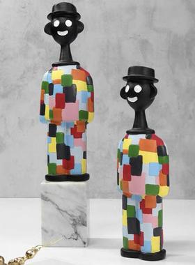 创意抽象彩色马赛克人物摆件
