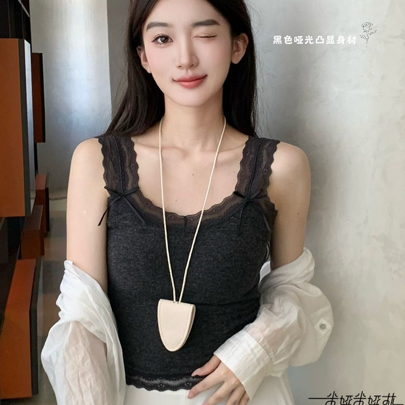 显瘦吊带背心蕾丝边打底衫美背