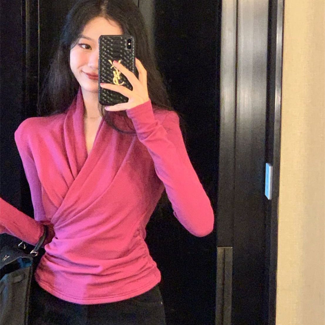 高级感交叉V领上衣女设计感别致